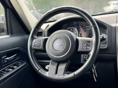 Used 2012 Jeep Liberty Sport w/ Popular Equipment Group AWD/4WD image 15