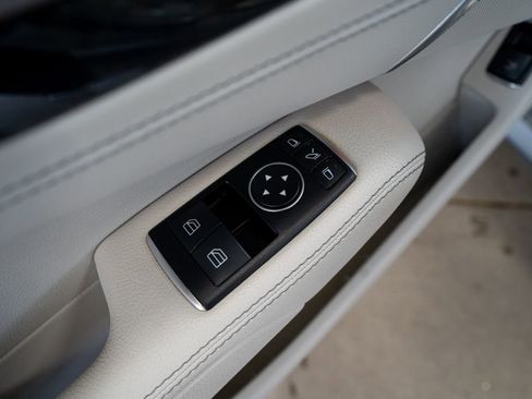 Used 2014 Mercedes-Benz SL 550 image 30