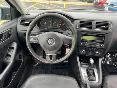 Used 2012 Volkswagen Jetta SE FWD image 29