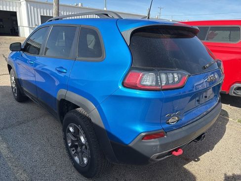 Used 2019 Jeep Cherokee Trailhawk w/ Cold Weather Group AWD/4WD image 5