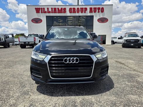 Used 2017 Audi Q3 2.0T Premium Plus w/ Premium Plus Package FWD image 2