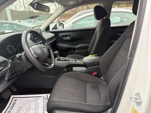 Used 2023 Honda HR-V LX image 17