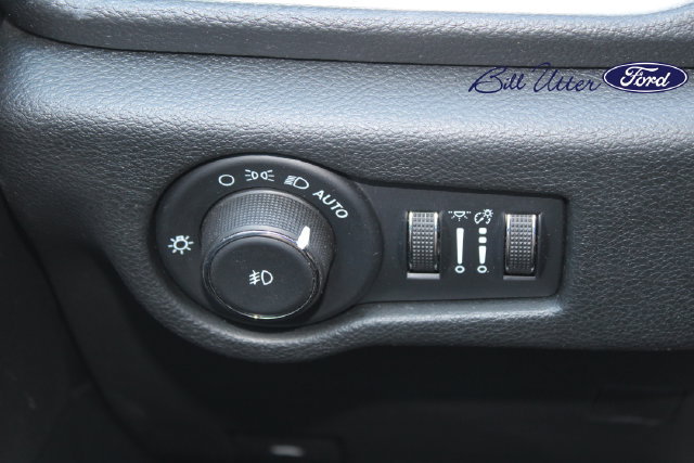 Used 2025 Chrysler Pacifica Limited FWD image 21