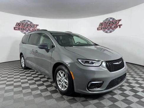 Used 2022 Chrysler Pacifica Touring-L FWD image 9
