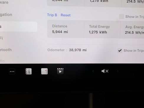 Used 2018 Tesla Model 3 Long Range image 33