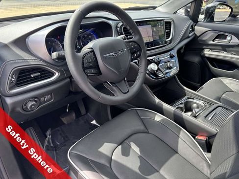 New 2026 Chrysler Pacifica Limited w/ S Appearance Package image 23