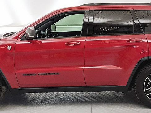 Used 2021 Jeep Grand Cherokee Trailhawk w/ Trailhawk Luxury Group AWD/4WD image 5