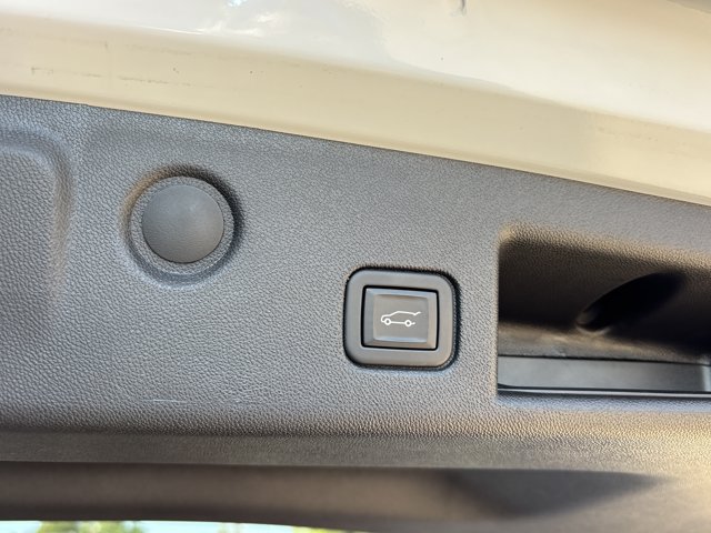 Used 2024 Chevrolet Equinox LT FWD image 8