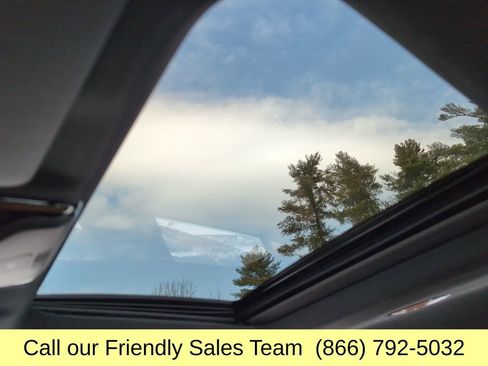 Used 2024 BMW 330i xDrive Sedan w/ Premium Package image 25