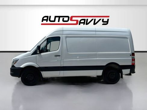 Used 2015 Mercedes-Benz Sprinter 2500 image 4