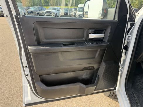 Used 2019 RAM 3500 Tradesman w/ Chrome Appearance Group AWD/4WD image 14