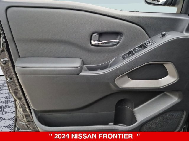 Certified 2024 Nissan Frontier SV AWD/4WD image 10
