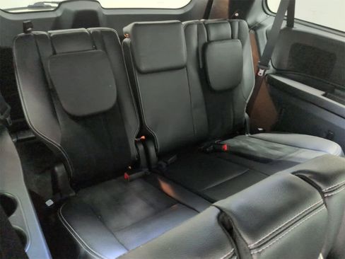Certified 2018 Dodge Grand Caravan SXT w/ Driver Convenience Group image 37