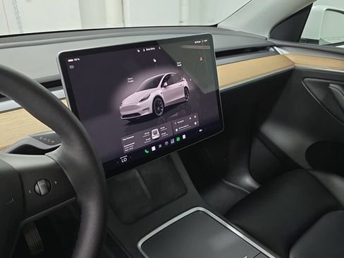 Used 2023 Tesla Model Y Long Range AWD/4WD image 13