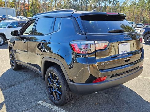 New 2026 Jeep Compass Latitude image 9