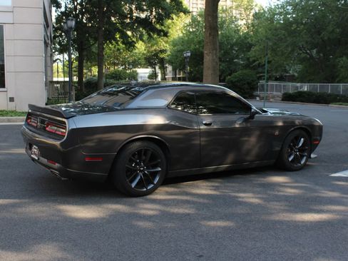 Used 2019 Dodge Challenger R/T Scat Pack RWD image 7