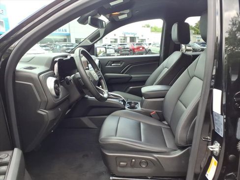 Used 2024 Chevrolet Colorado LT w/ LT Convenience Package III AWD/4WD image 12