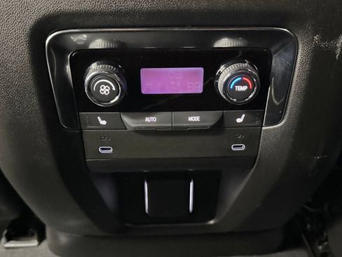 Used 2025 Chevrolet Tahoe Premier AWD/4WD image 41