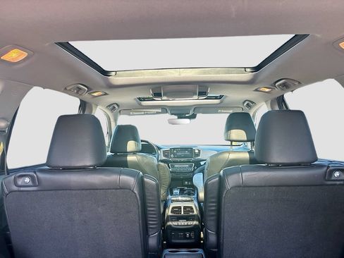 Used 2019 Honda Pilot Elite image 24