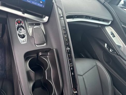 Used 2025 Chevrolet Corvette Z06 RWD image 7