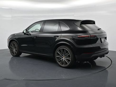Certified 2023 Porsche Cayenne S Platinum AWD/4WD image 3