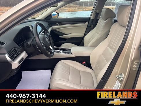 Used 2018 Honda Accord Touring image 16