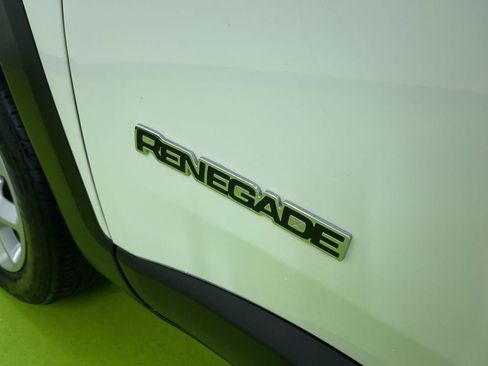 Used 2017 Jeep Renegade Latitude AWD/4WD image 15