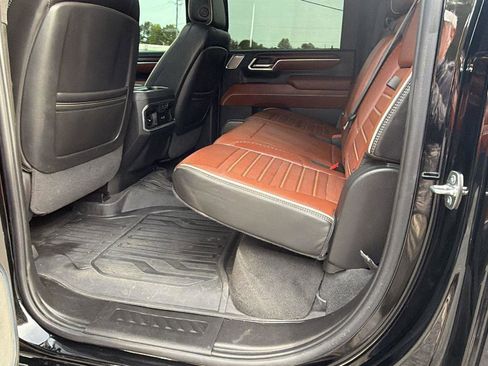 Used 2024 GMC Sierra 3500 Denali Ultimate AWD/4WD image 21