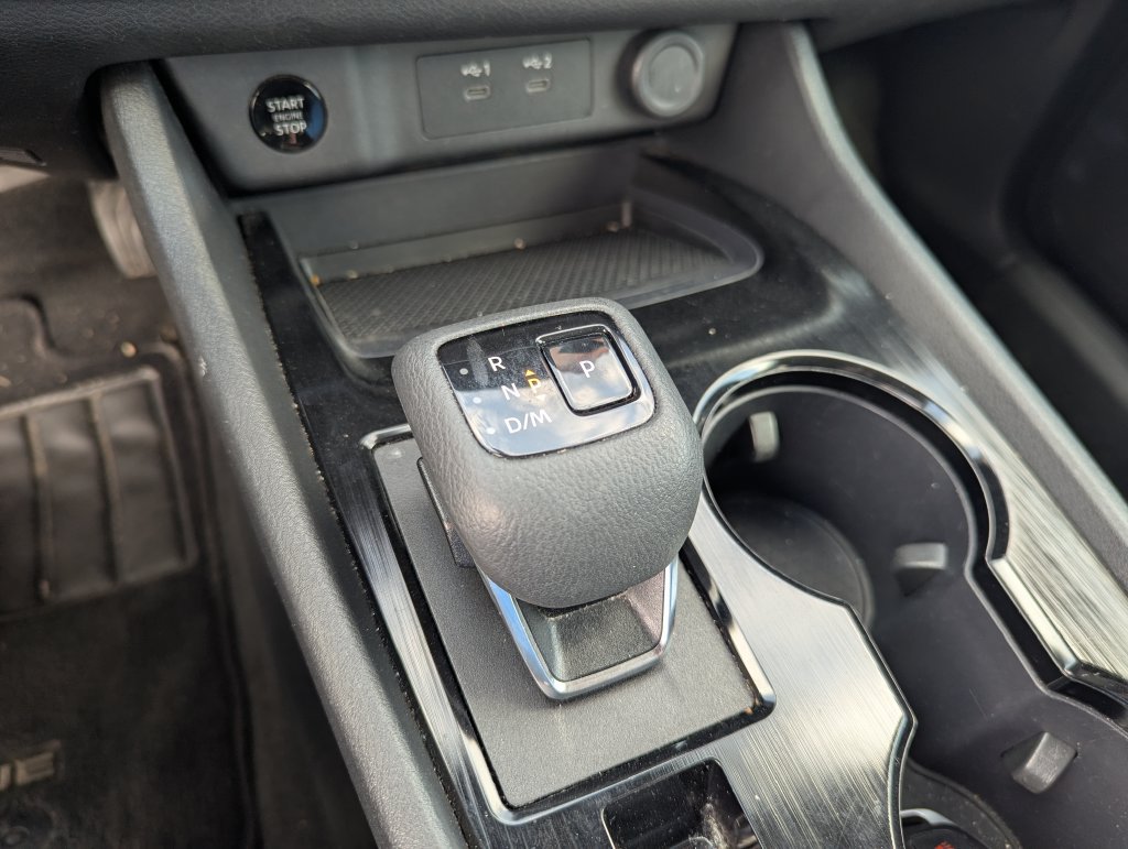 Used 2024 Nissan Rogue S AWD/4WD image 14