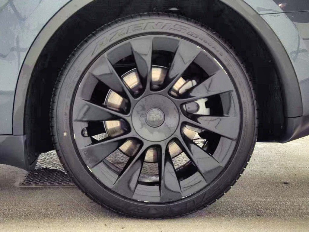 Used 2023 Tesla Model Y Long Range AWD/4WD image 18