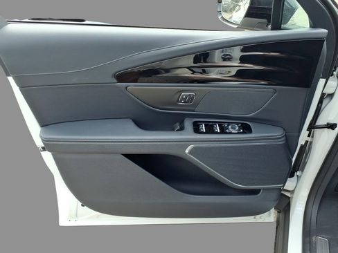 New 2026 Lincoln Nautilus Premier AWD/4WD image 16