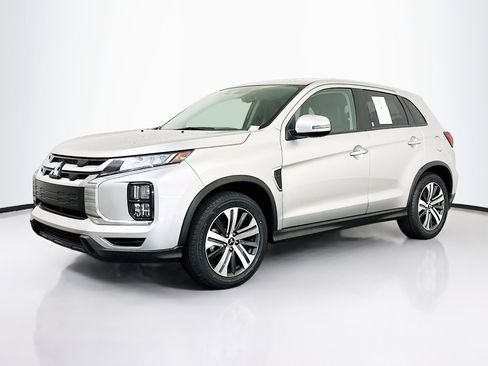 Used 2024 Mitsubishi Outlander Sport SE image 3