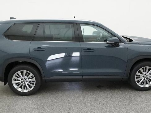 New 2026 Toyota Grand Highlander Platinum AWD/4WD image 11