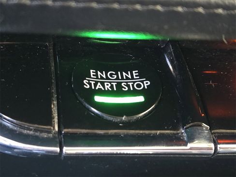 Used 2022 Lincoln Nautilus Reserve w/ Equipment Group 201A image 24