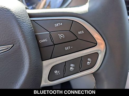 Used 2023 Chrysler Pacifica Touring-L FWD image 20