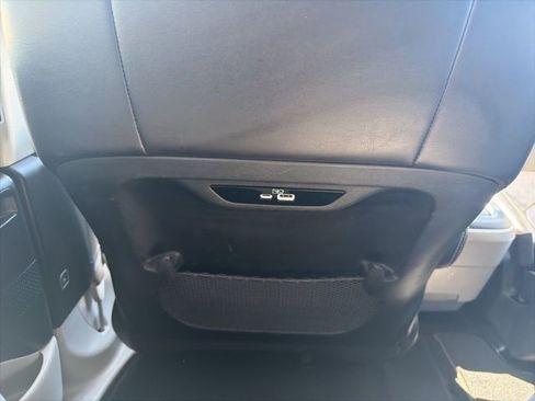 Used 2023 Chrysler Pacifica Touring-L FWD image 17