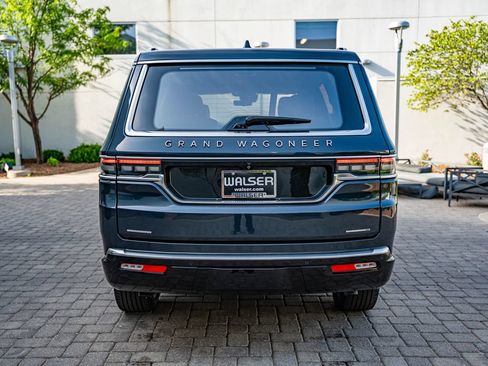 Used 2023 Jeep Grand Wagoneer Series III AWD/4WD image 6
