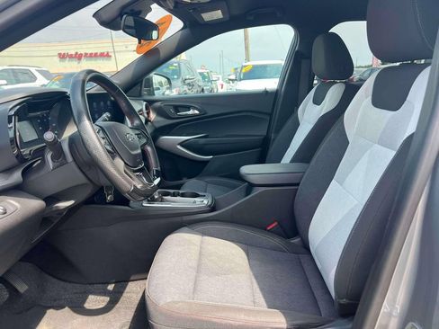 Used 2024 Chevrolet Trax RS w/ Driver Confidence Package FWD image 15