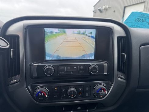 Used 2018 Chevrolet Silverado 1500 LT w/ LT Eassist Package AWD/4WD image 12