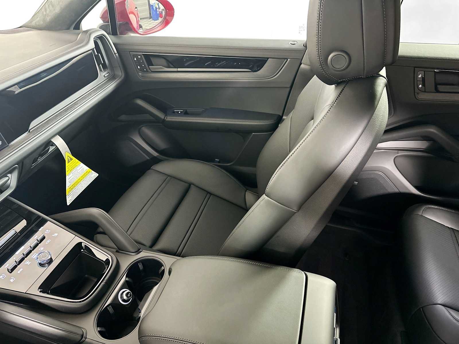 Certified 2025 Porsche Cayenne GTS AWD/4WD image 23