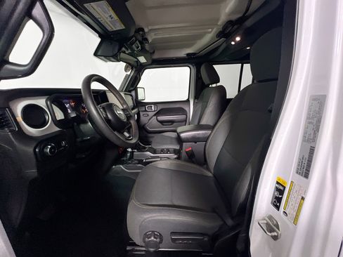 Used 2024 Jeep Wrangler Willys image 14
