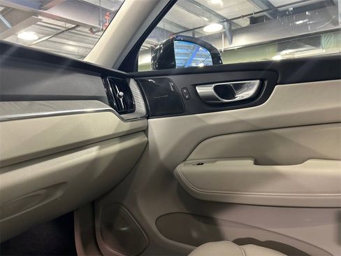 Certified 2024 Volvo XC60 T8 Plus w/ Protection Package Premier image 21