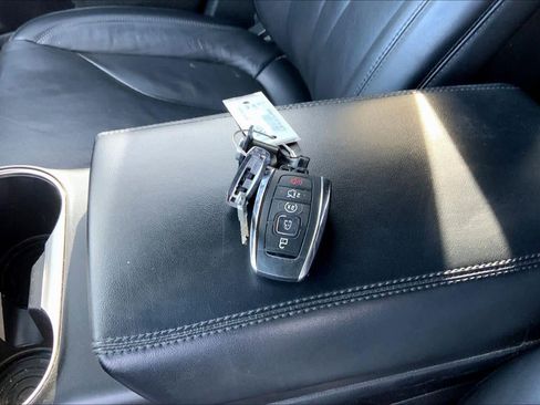 Used 2018 Lincoln MKX Reserve w/ Driver Assistance Package image 13