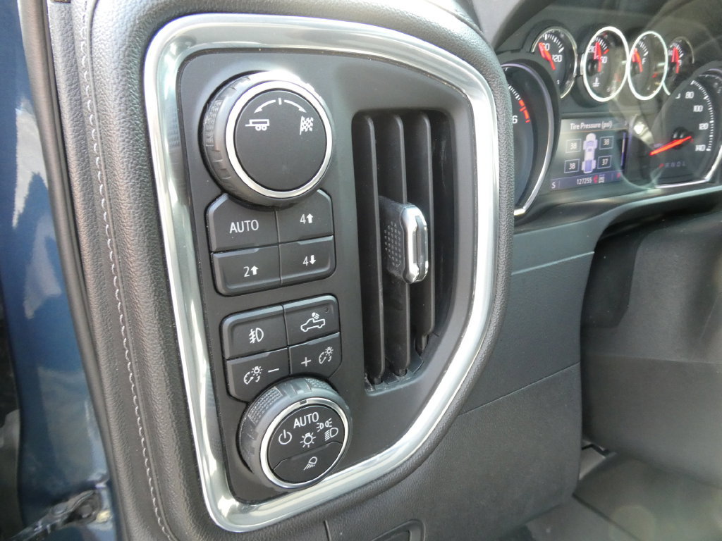 Used 2019 Chevrolet Silverado 1500 LT Trail Boss AWD/4WD image 26