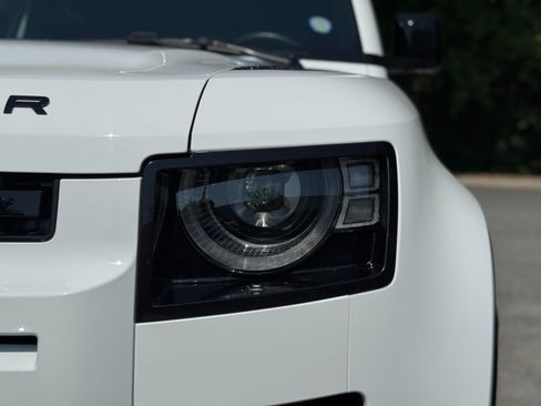 Used 2023 Land Rover Defender 110 X-Dynamic SE AWD/4WD image 20
