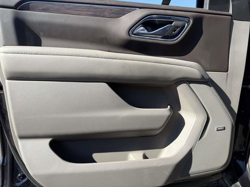 Used 2022 Chevrolet Tahoe LT w/ LT Signature Plus Package image 12