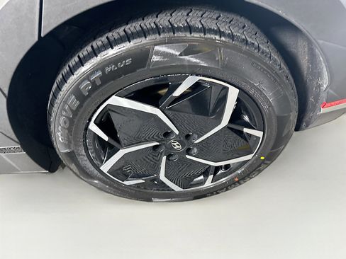 Used 2024 Hyundai Ioniq 5 SEL image 11