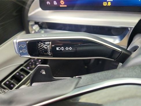 Used 2025 Cadillac Lyriq Sport image 41