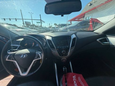 Used 2015 Hyundai Veloster RE:FLEX Edition FWD image 10