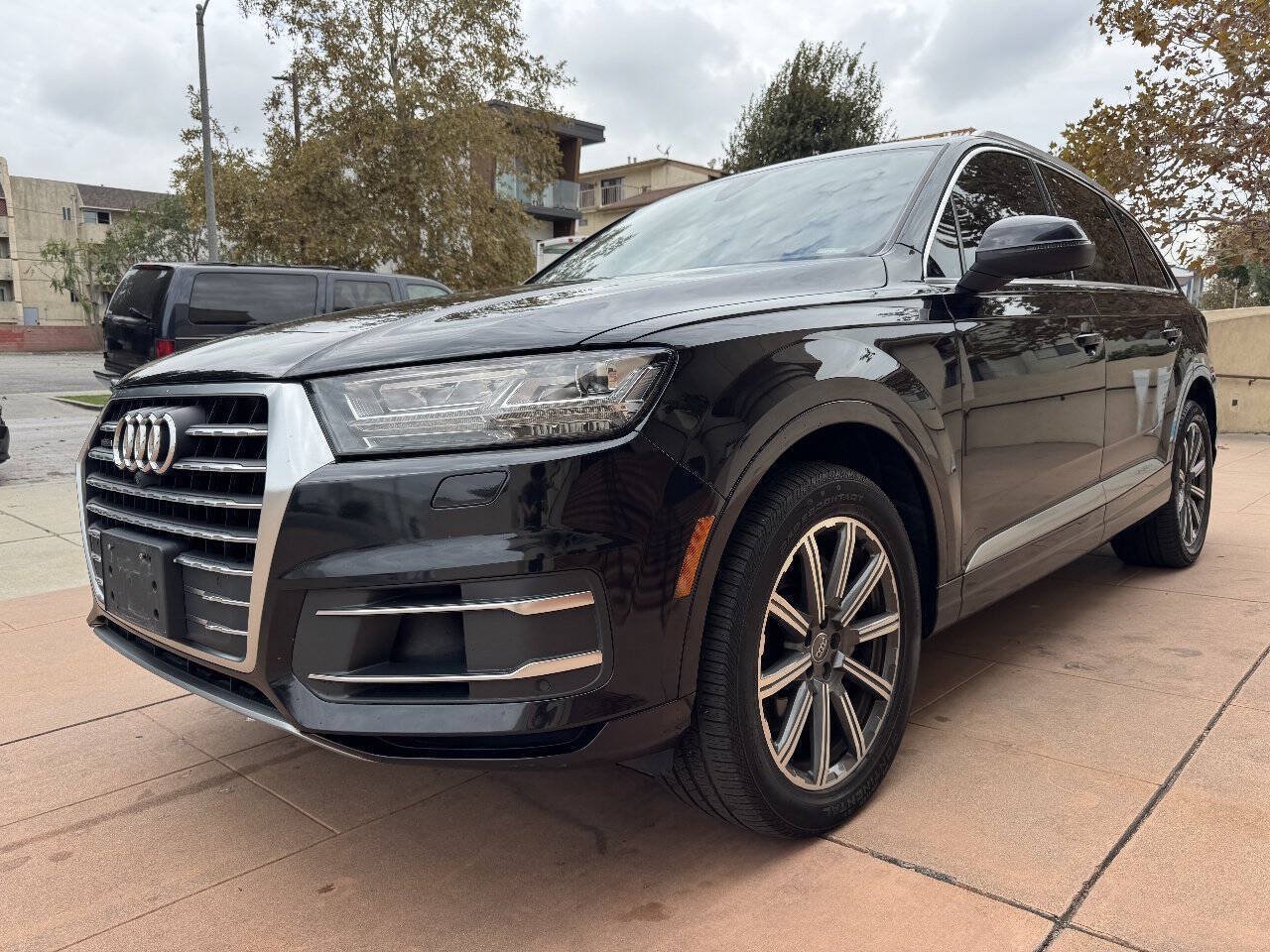 Used 2017 Audi Q7 3.0T Premium Plus AWD/4WD image 3